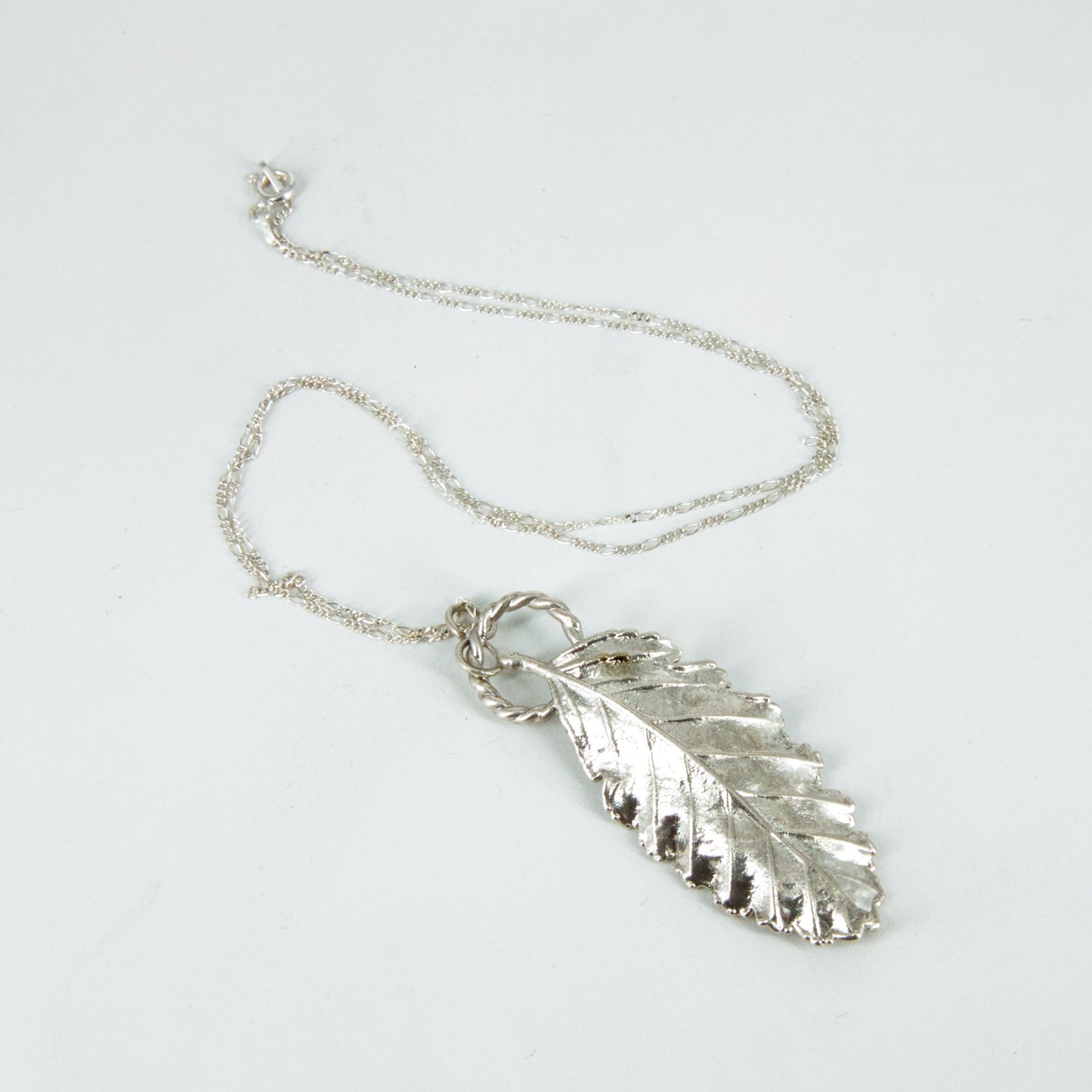 Colgante hoja de hualle