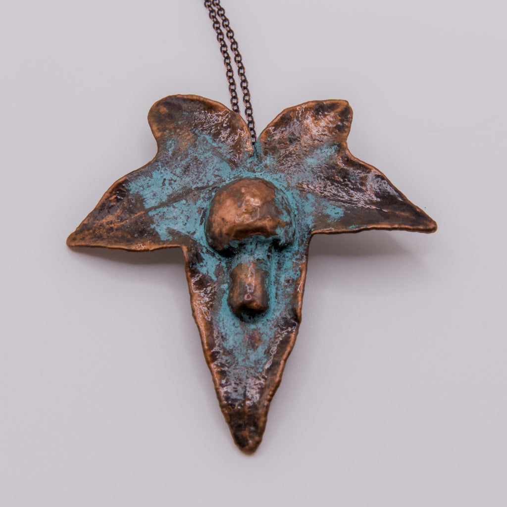 Colgante hiedra con hongo cobre