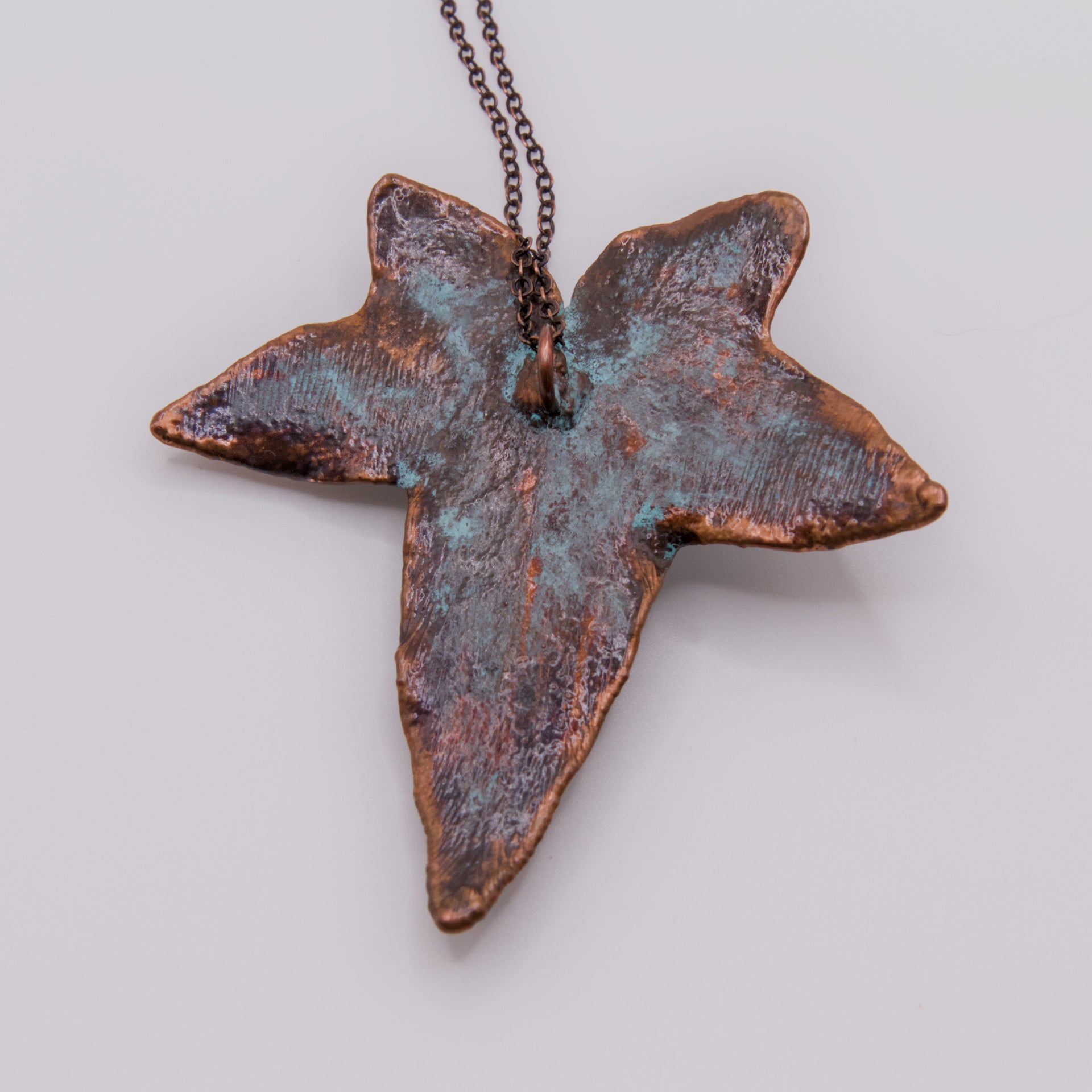 Colgante hiedra con hongo cobre